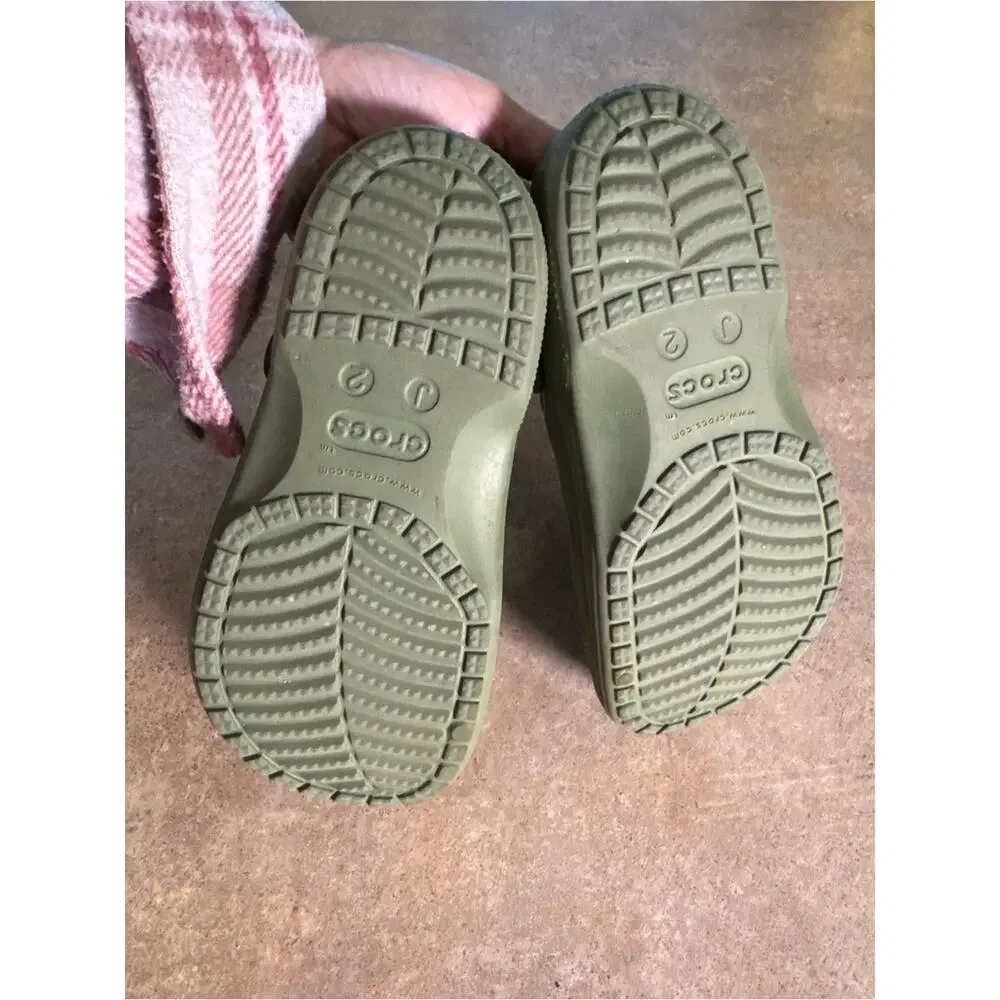 Crocs Kids Olive Green Fleece-Lined Slip-On Clogs Boys Size 2 Baya Lined Clogs